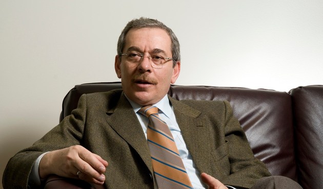 Abdüllatif Şener aynen şöyle dedi: Referandum paketi İslama aykırı