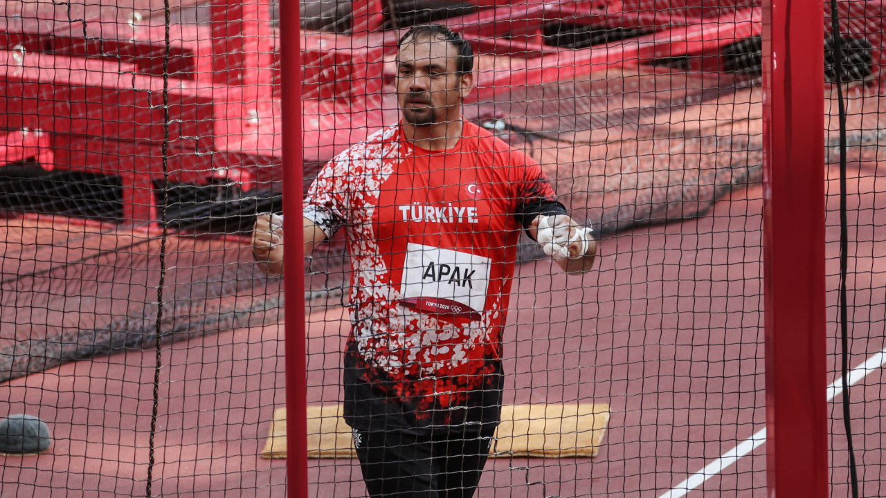 Üst üste 5. olimpiyatına katılan Eşref Apak, Tokyo 2020'de adını finale yazdırdı