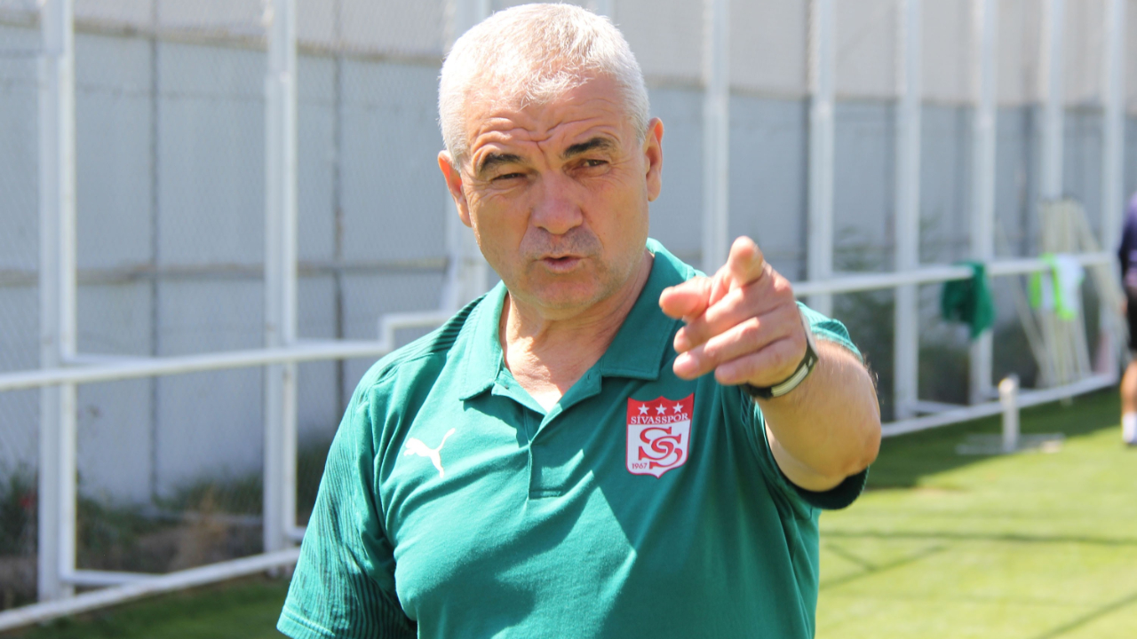 Sivasspor'da Dinamo Batumi hazırlıkları... Rıza Çalımbay: Hiçbir rakipten korkmuyorum