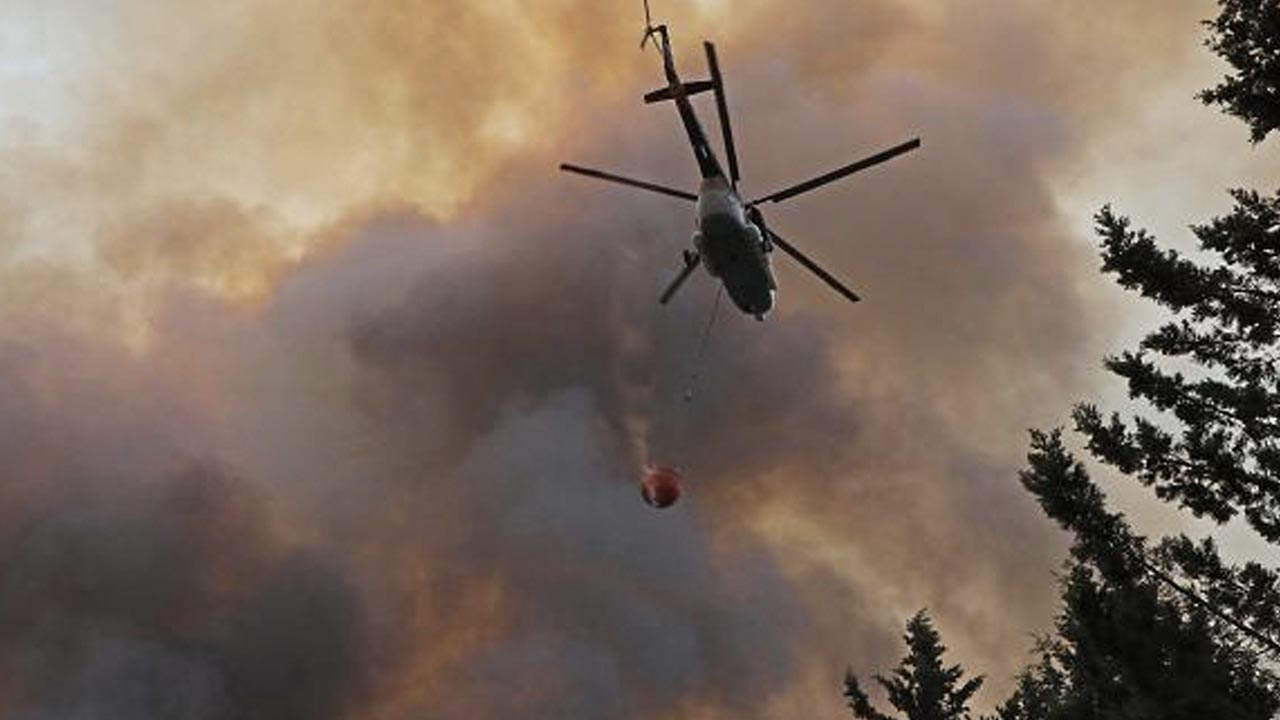 Manavgat'ta yangın sürüyor: Karadan müdahale yapılamıyor