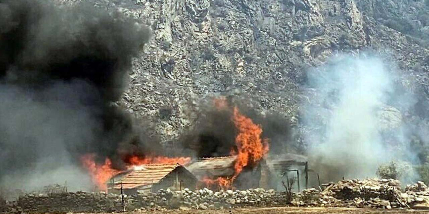 Muğla'da alevler bir mahalleye daha ulaştı: Evler alev alev yandı
