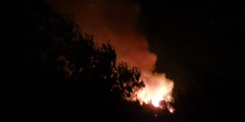Aydın Karacasu’da yangın yön değiştirdi, bazı evler tahliye edildi
