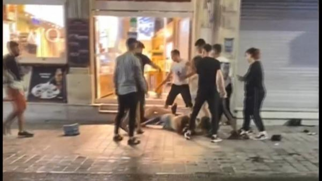 İstiklal Caddesi'nde kadınların kavgası kamerada!