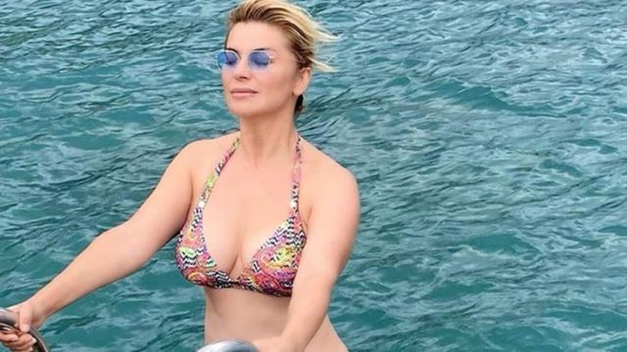 Songül Karlı Rezil Oldu! Oğluyla Paylaştığı Fotoğraf Alay Konusu Oldu!