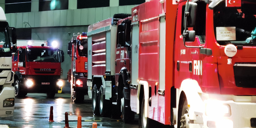 Azerbaycan'ın Türkiye'ye yangına karşı desteği sürüyor Uçak helikopter ve 320 personel
