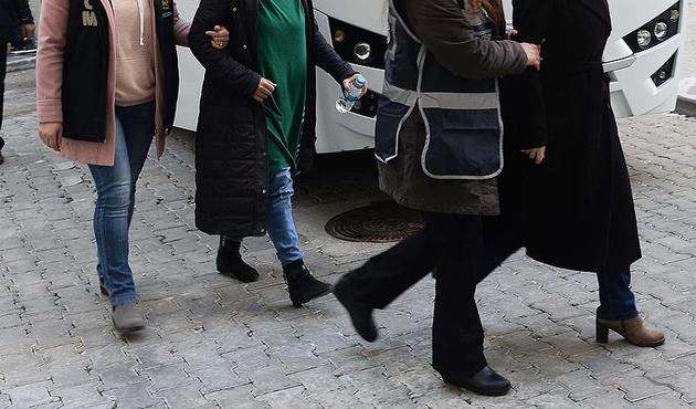 İstanbul merkezli 7 ilde FETÖ'nün 'ablalarına' operasyon! Çok sayıda gözaltı var....