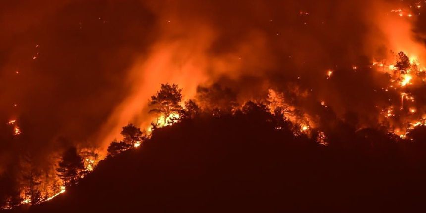 Köyceğiz’de gece saatlerinde alevler yeniden yükseldi