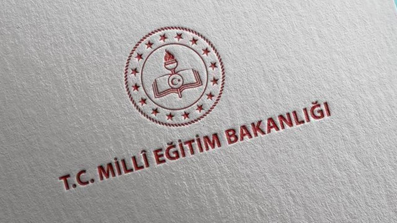 Milli Eğitim Bakanlığına Ziya Selçuk'un yerine Mahmut Özer getirildi