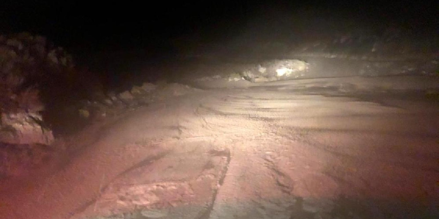 Erzincan’da sağanak sele dönüştü, bazı köy yolları ulaşıma kapandı