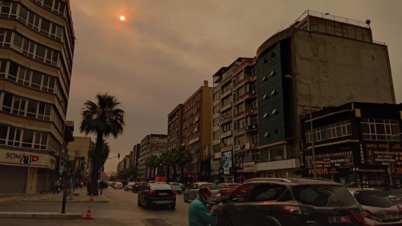 İzmir güne bu görüntüyle uyandı! Bakın sebebi ne çıktı...
