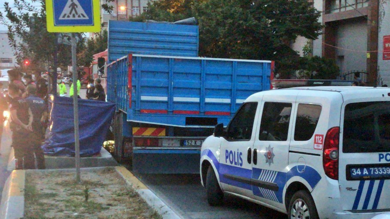 İstanbul'da feci kaza: Yaşlı kadın kamyonun altında can verdi!