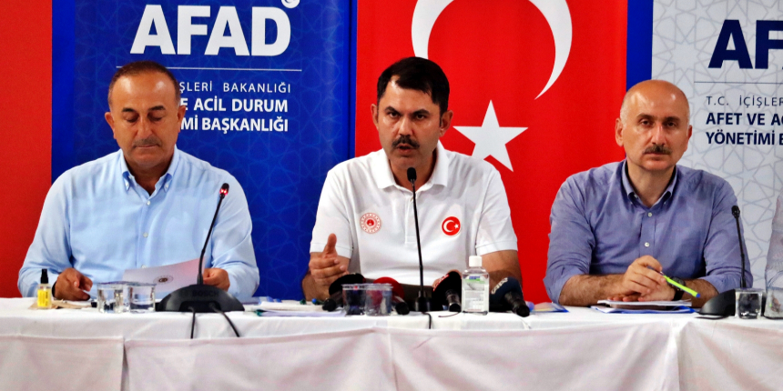 Üç Bakan birlikte orman yangınlarındaki son durumu değerlendirdi!
