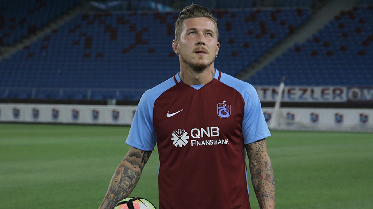 Trabzonspor'un eski yıldızı, 34 yaşında Premier Lig'e transfer oldu