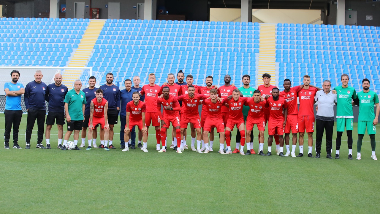 Sivasspor, Konferans Ligi'nde kazandığı maçlarla ülke puanına büyük katkı yaptı