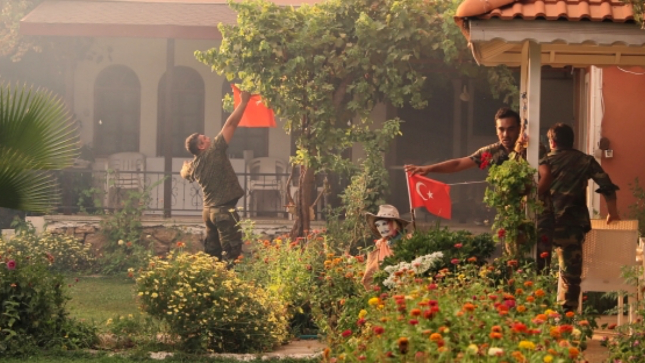 Nüket Eroğlu'nun skandal Instagram hesabı! Derdi sadece Azerilerle!