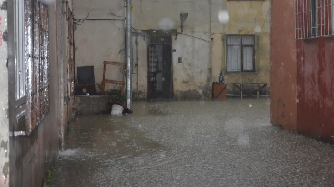 Ordu'da sağanak yağış! Bazı evleri su bastı
