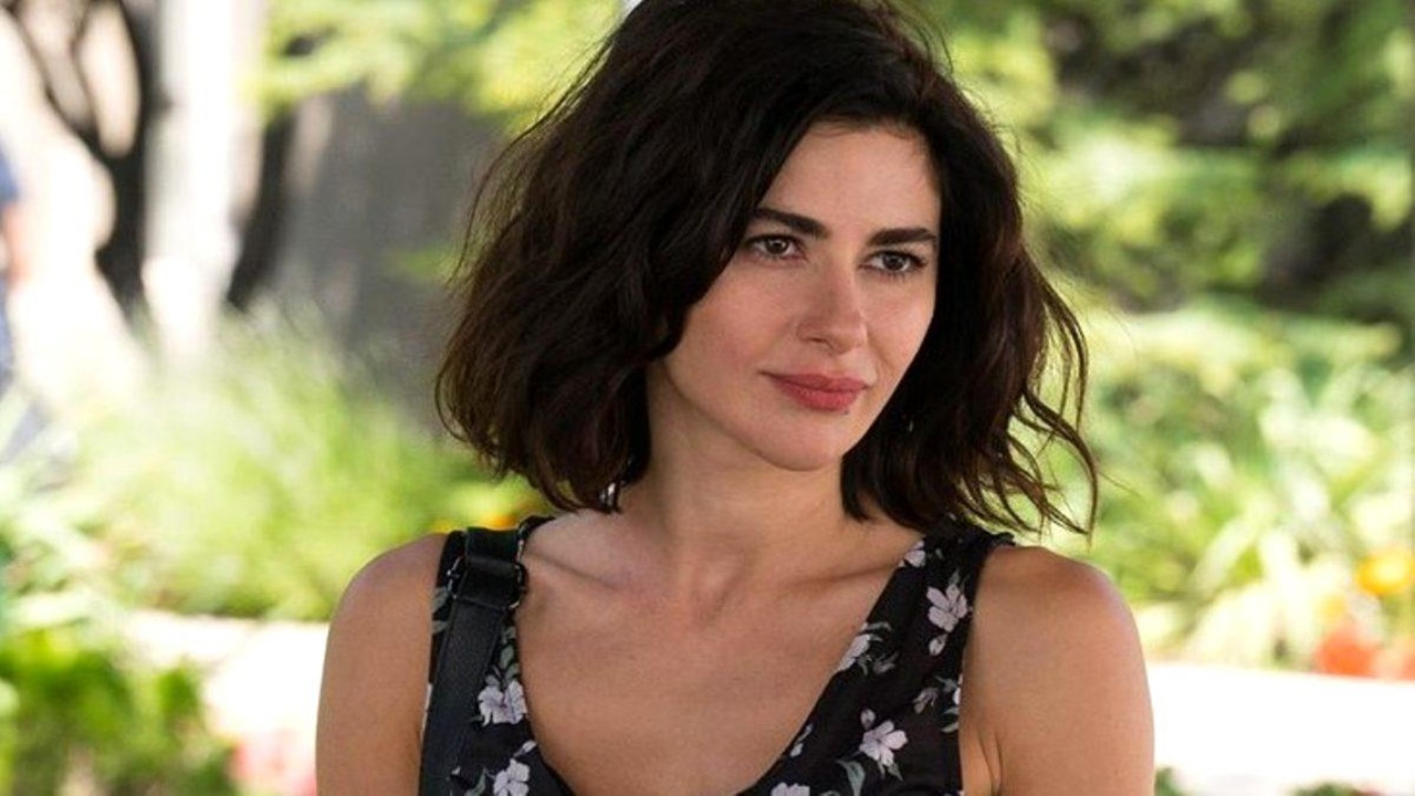 Yasak Elma'nın Şahika'sından Sadakatsiz bombası! Cansu Dere'nin yerine Nesrin Cavadzade geliyor!