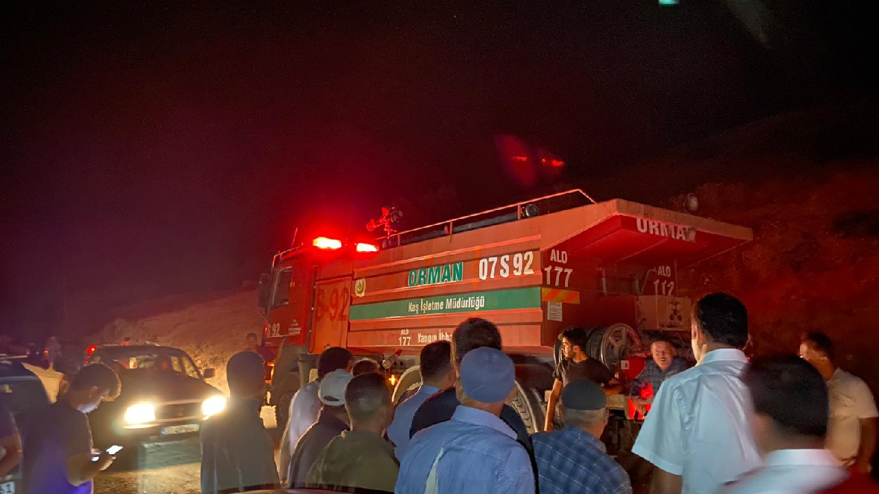 Kaş'ta beş ayrı noktada çıkan orman yangını söndürüldü