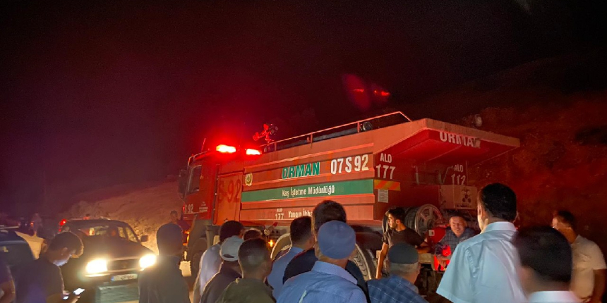 Kaş'ta beş ayrı noktada çıkan orman yangını söndürüldü