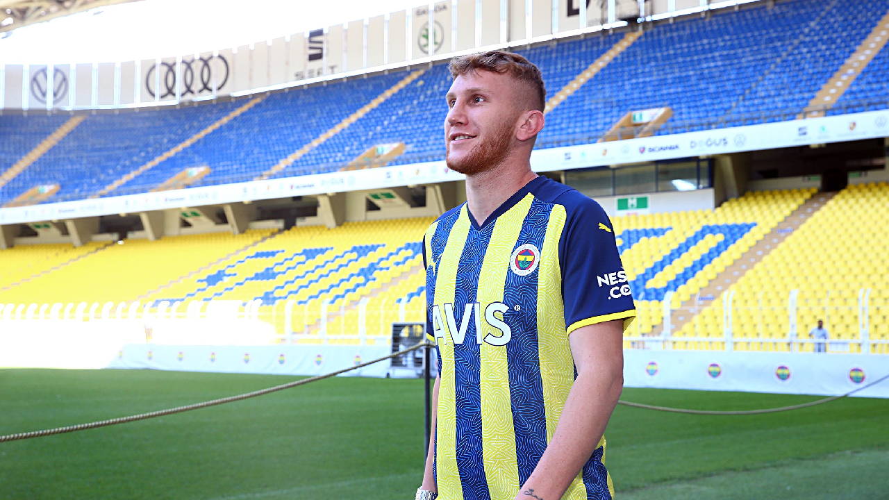 Burak Kapacak resmen Fenerbahçeli