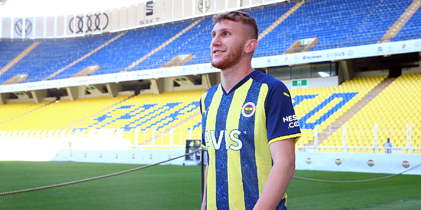 Burak Kapacak resmen Fenerbahçeli