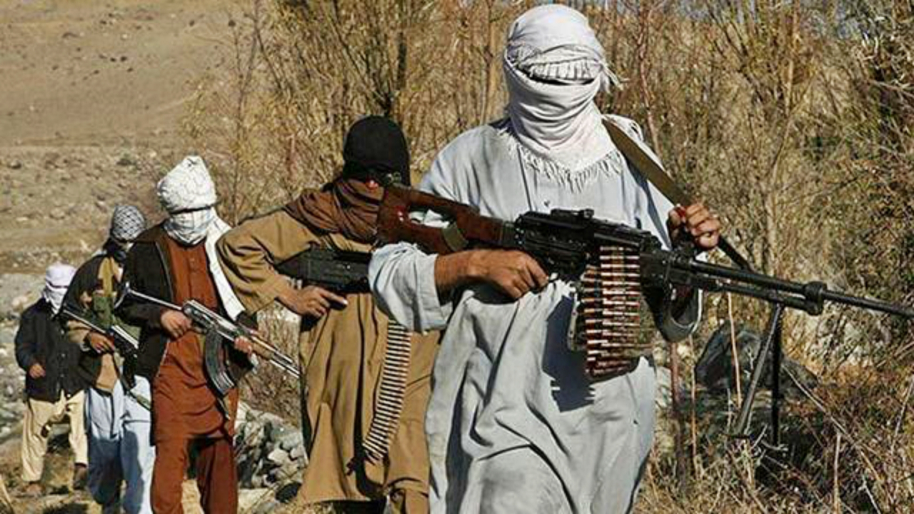 Taliban, ikinci vilayeti ele geçirdi: Ordu havalimanına sığınmış durumda!