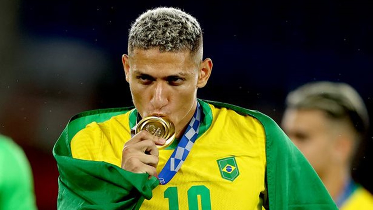 Zafer sarhoşu Richarlison, İnfantino'ya "Hey kel, seneye de Katar'da kazanacağız" diye seslendi
