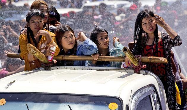 Myanmar'daki Su Festivali'nde facia: 285 kişi öldü