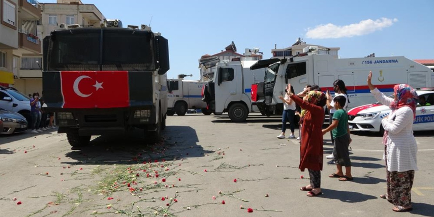 TOMA’lar Antalya'dan çiçekler ve alkışlarla uğurlandı
