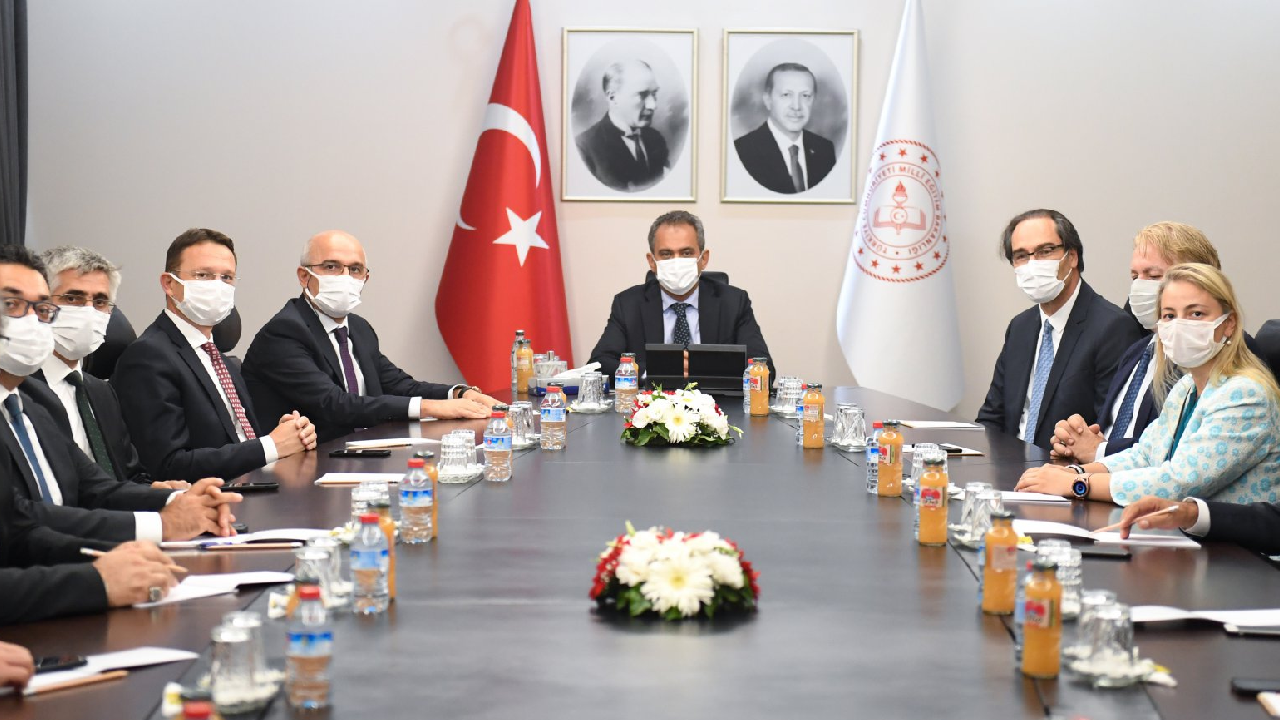 Yeni Milli Eğitim Bakanı Özer iddialı başladı! İlk hedef okulları açmak