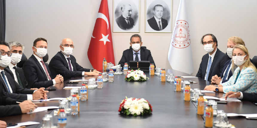 Yeni Milli Eğitim Bakanı Özer iddialı başladı! İlk hedef okulları açmak