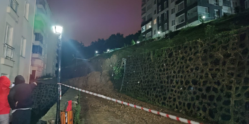 Ordu'da heyelan! 10'ar katlı 3 bina tahliye edildi