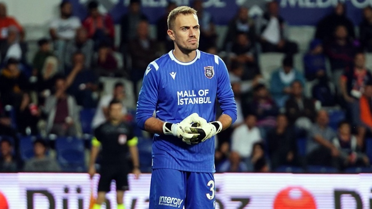 Beşiktaş, milli kaleci Mert Günok için Medipol Başakşehir ile anlaştı