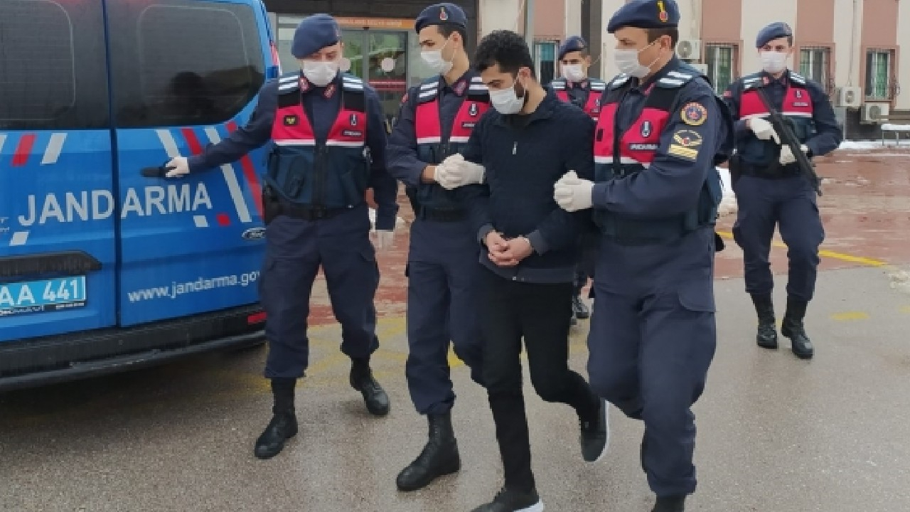 Her yerde aranan PKK’lı terörist saklandığı evde yakalandı