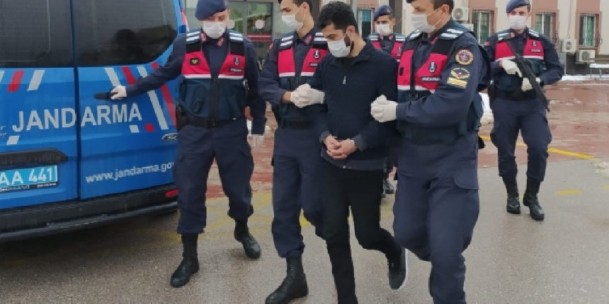 Her yerde aranan PKK’lı terörist saklandığı evde yakalandı