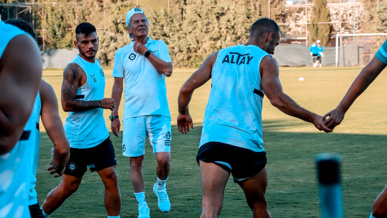 Mustafa Denizli: Öncelikli hedefimiz bu ligde fark yaratmaktır
