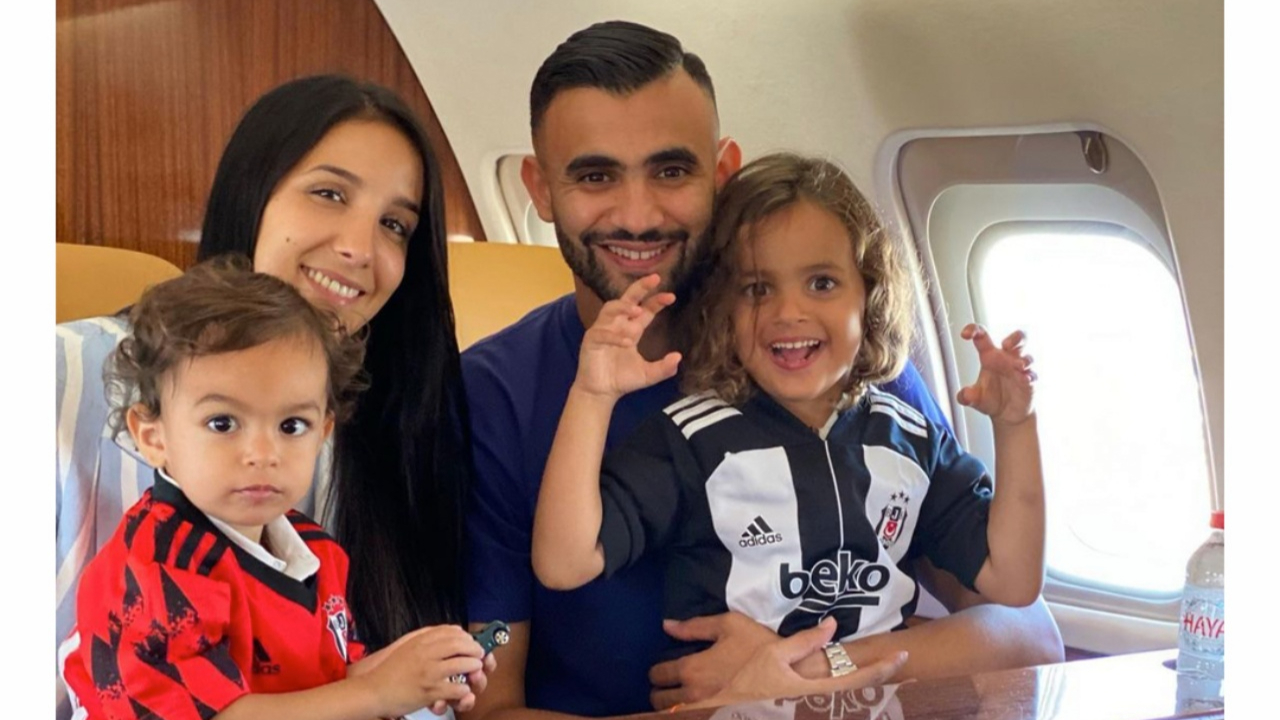 Beşiktaş'ın Cezayirli yıldızı Rachid Ghezzal imza için İstanbul'da