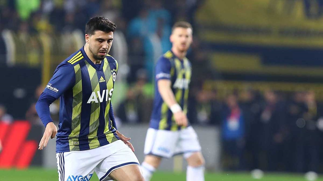 Ozan Tufan ve Serdar Aziz, Bursaspor'a 50 bin liralık destekte bulundu