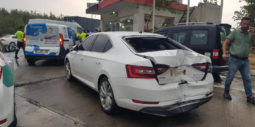 Gaziantep’te 4 araçlı zincirleme kaza: 2 yaralı