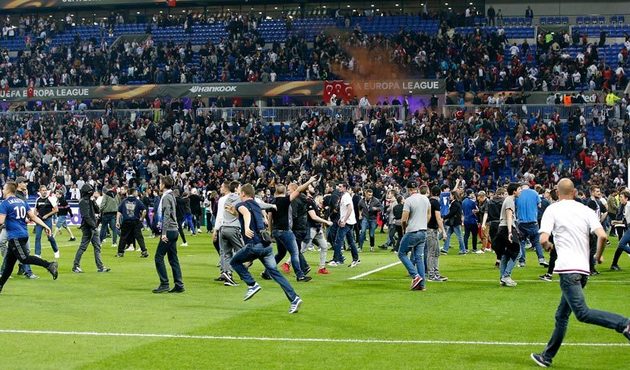 Lyon maçından sonra Beşiktaş'a saha kapama cezası...