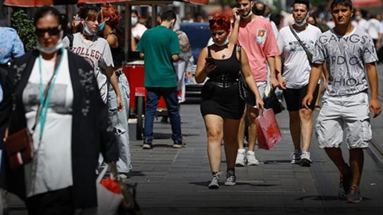 Koronavirüs bitmeden yeni salgın uyarısı geldi: Yılda 400 bin kişiye bulaşıyor