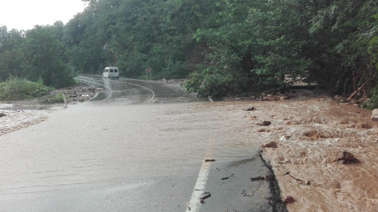 Ordu'ya meteorolojik uyarı! Sel, heyelan ve fırtınaya dikkat