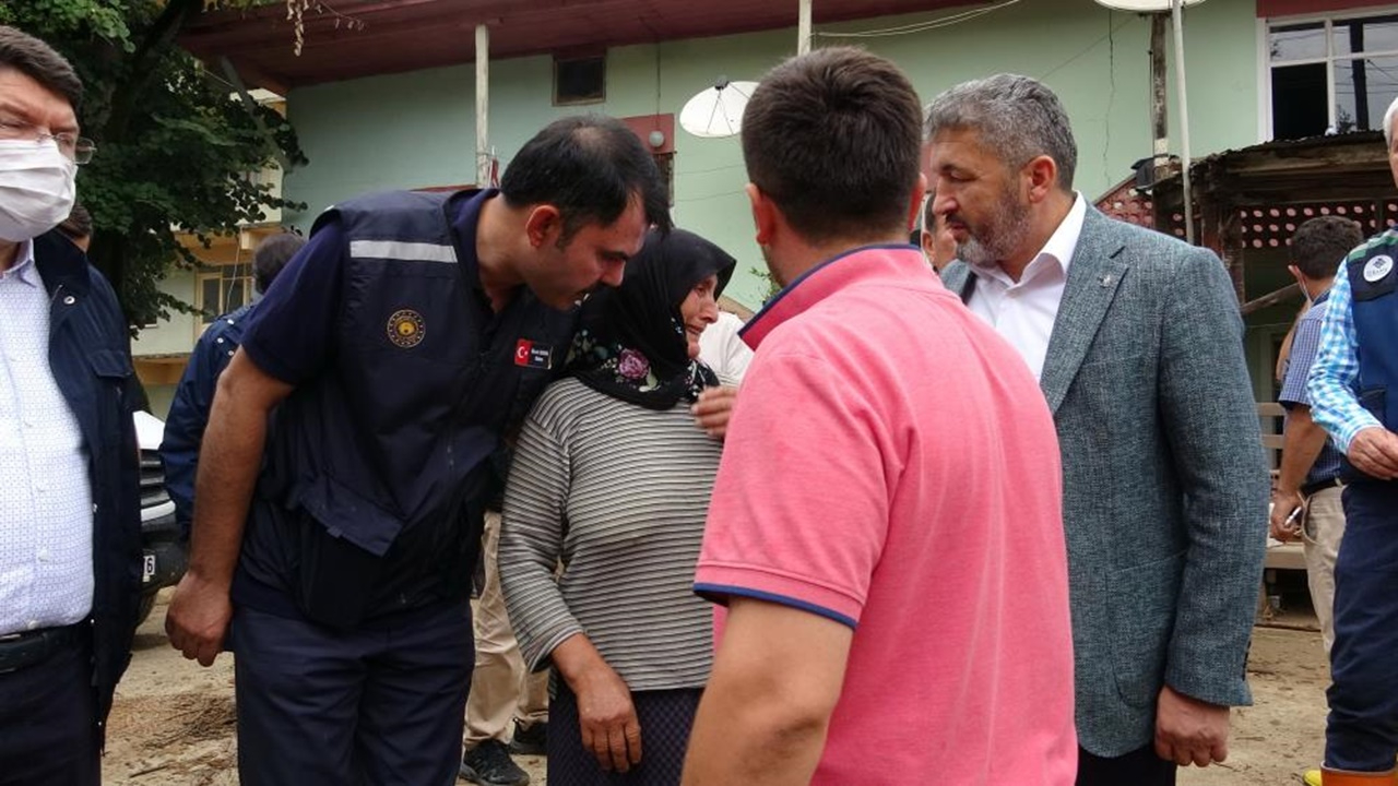 Bakan Kurum, selin en çok etkilediği Zafer Köyü'nde