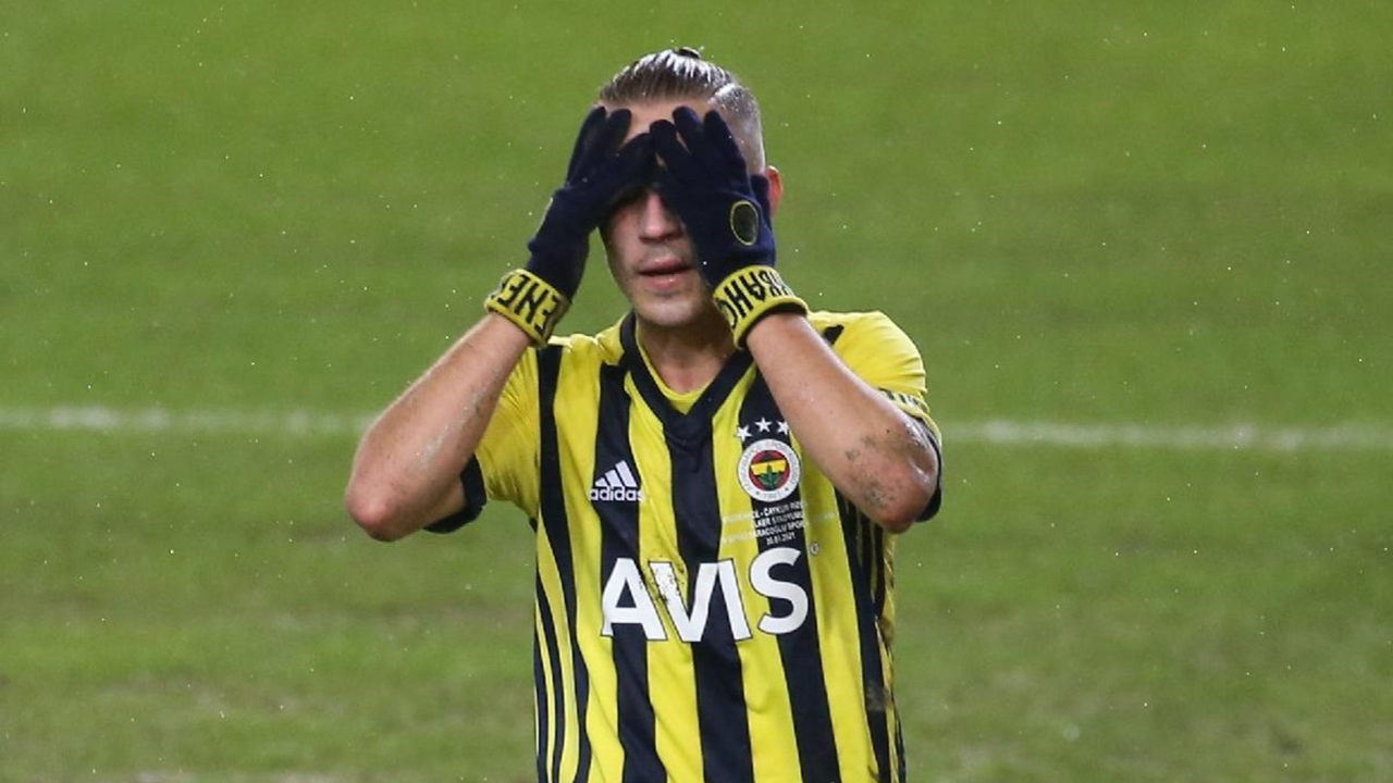 Pelkas'tan Fenerbahçe'ye kötü haber!