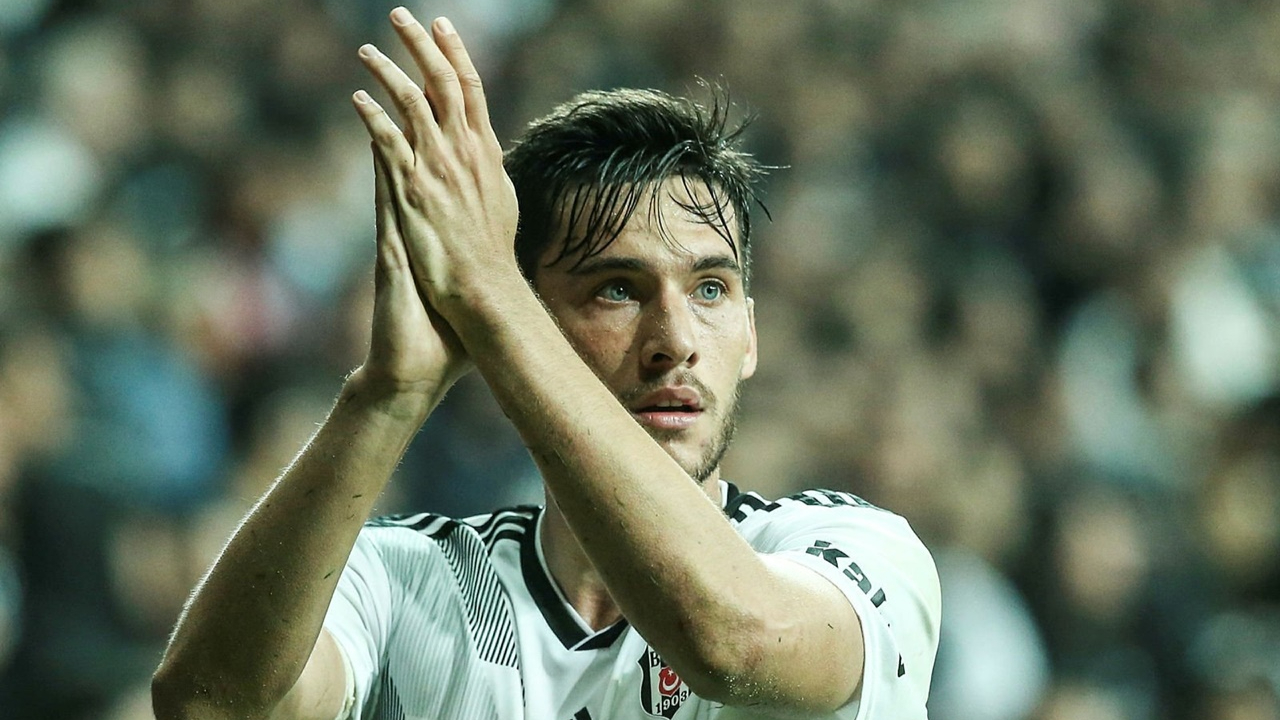 Umut Nayir Beşiktaş'tan ayrıldı, veda mesajı yayımladı