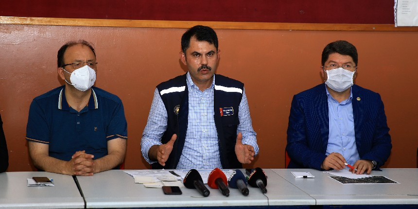 Bakan Kurum: Bartın-Karabük yolundaki hasar sabaha kadar giderilecek