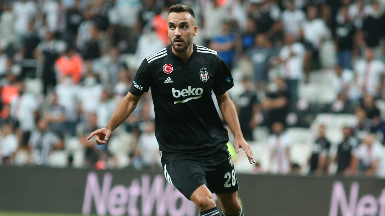 Beşiktaş'ın yeni forveti Kenan Karaman ilk maçında kalitesini gösterdi