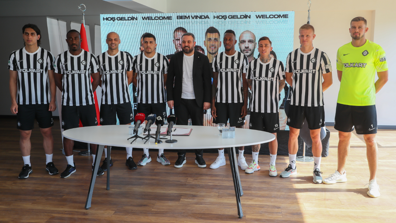Altay, Şilili 10 numara Cesar Pinares'i kadrosuna kattı