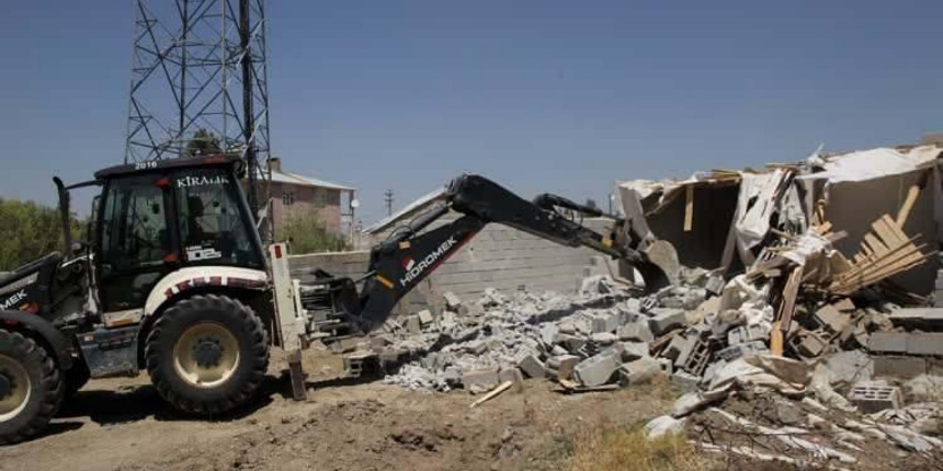 Dev 'şok evleri' operasyonu: 80 yapı yıkıldı, 5 bin 16 düzensiz göçmen yakalandı!