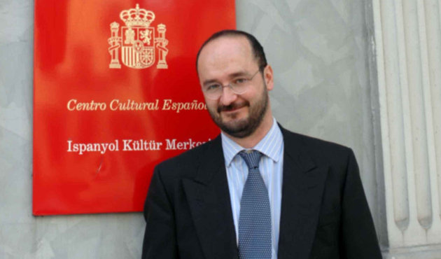 Cervantes'e 30 bin Euro'luk şok